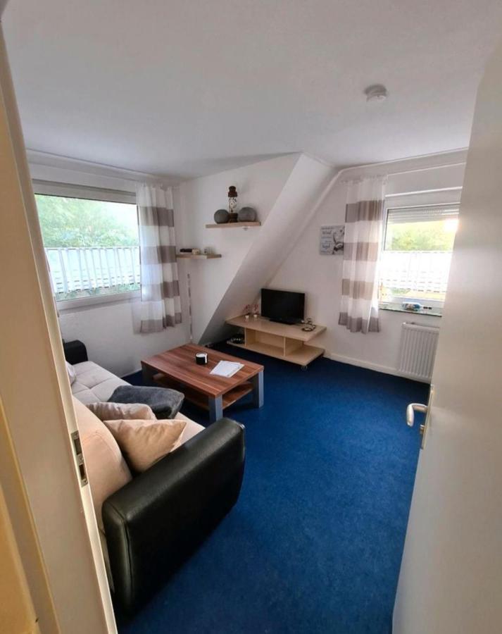 Monteurs-Ferienwohnung Emden Esterno foto